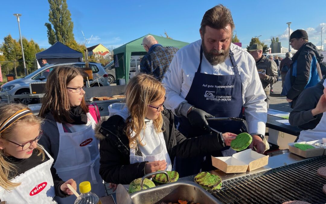 Kinderleicht zubereitet: Burger-Buns in Grün.